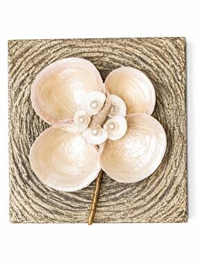 Luxury Seashell Flower Wall Art on Wood Panel – Coastal Pearl Shell Sculpture